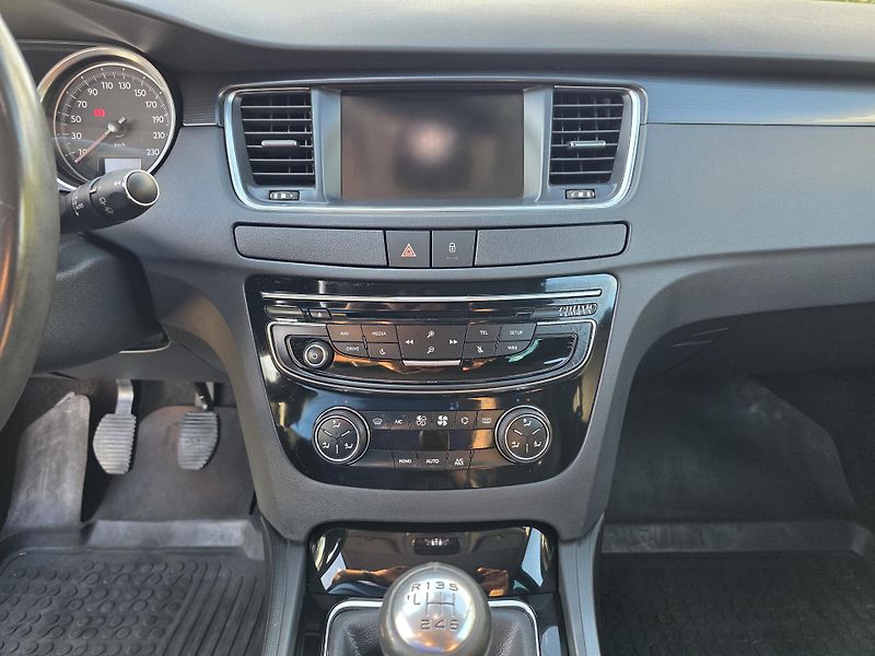 Peugeot 508 (2016) Peugeot 508 SW 2.0 HDi 110 kW  - fotka 15 z 27
