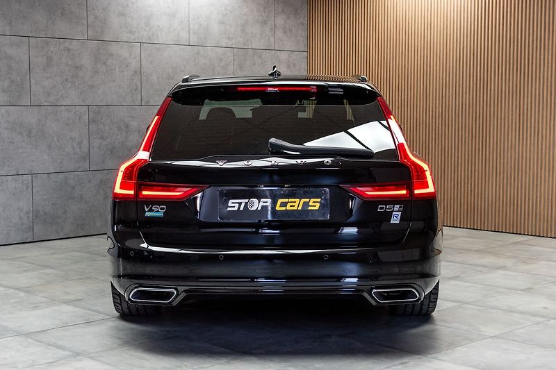 Volvo V90 D5 AWD R-DESIGN*HARMAN/KARDON* - fotka 5 z 42