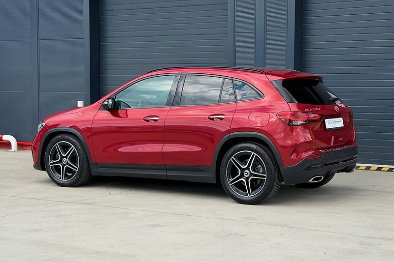 Mercedes-Benz GLA (2021) GLA 220d 4Matic AMG Line - fotka 14 z 121