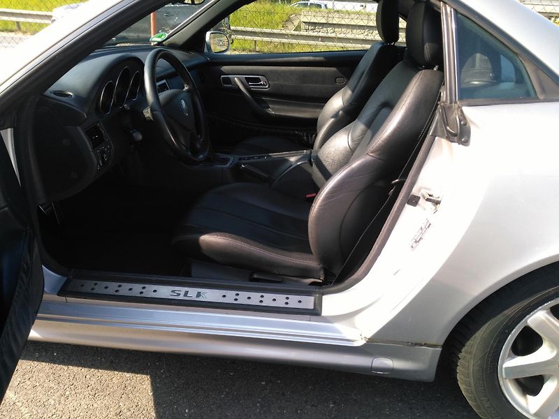 Mercedes-Benz SLK 200 Kompressor manuál - fotka 8 z 28