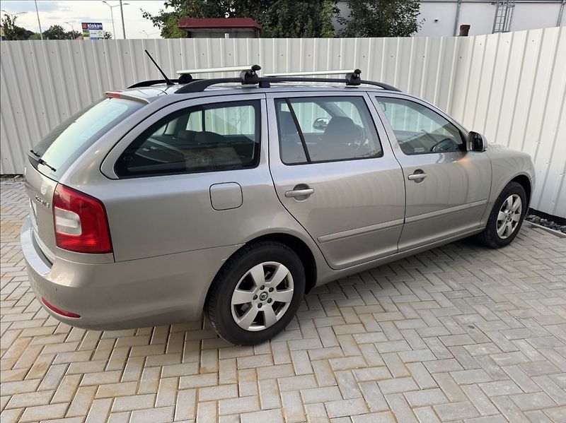 Škoda Octavia 2,0 TDI ELEGANCE tažné původČR - fotka 13 z 50