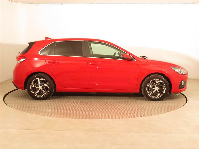 Hyundai i30 (2020) 1.5 DPI, LPG, Serv.kniha - fotka 6 z 17