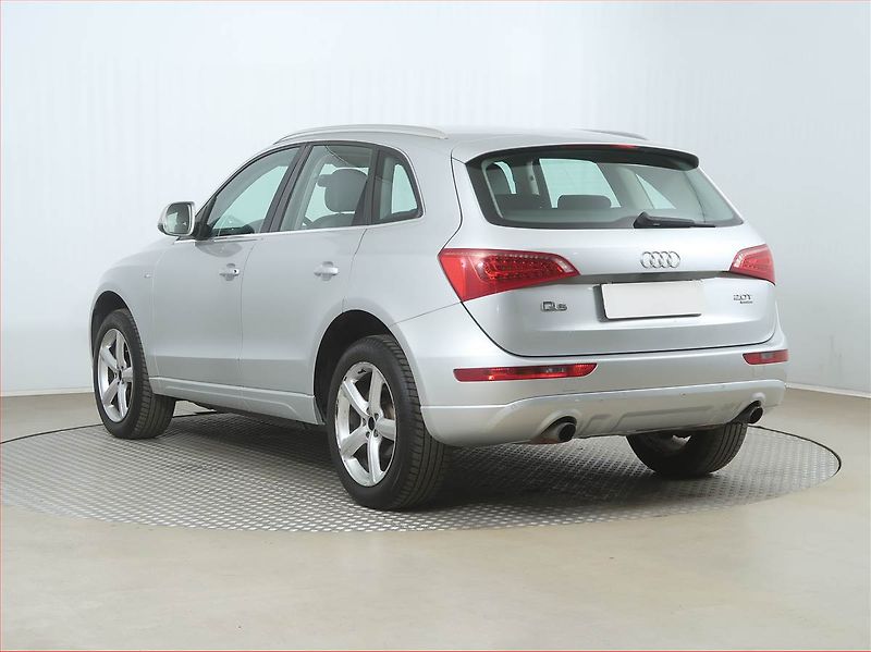 Audi Q5 (2009) 2.0 TFSI, 4X4, Automat - fotka 4 z 17