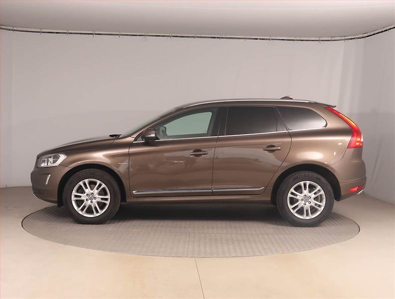Volvo XC60 (2014) D4, 4X4, Automat, Kůže - fotka 3 z 17