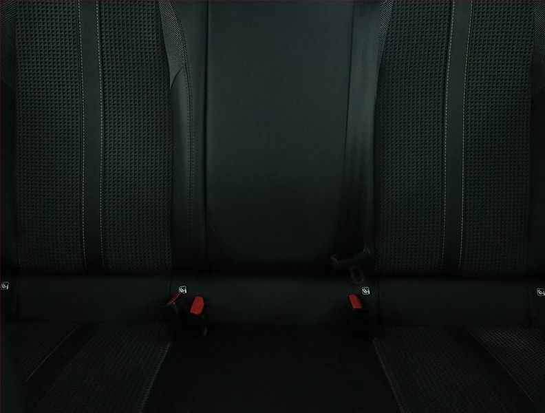 Peugeot 208 (2021) e-GT 50 kWh, SoH 86%, Automat - fotka 10 z 19