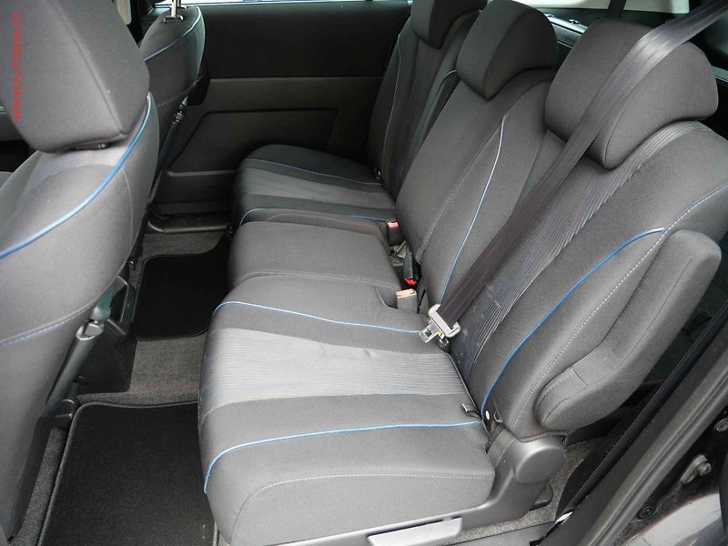 Mazda 5 (2011) 1.6 D, AC, tempo, park.asist - fotka 10 z 15