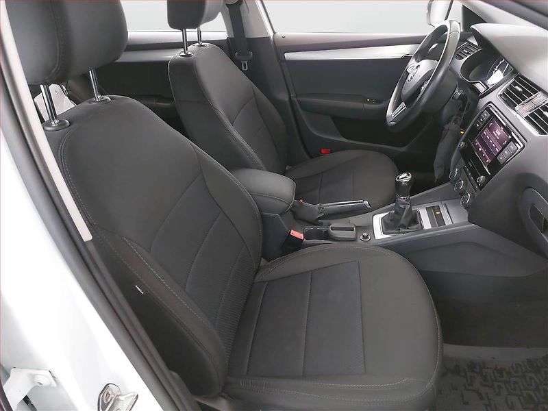 Škoda Octavia (2018) 2.0 TDI, Serv.kniha, Tempomat - fotka 7 z 15