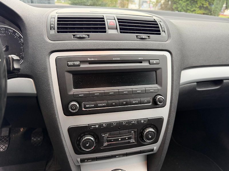 Škoda Octavia 1,6 TDi 77 kW / servis  - fotka 21 z 34