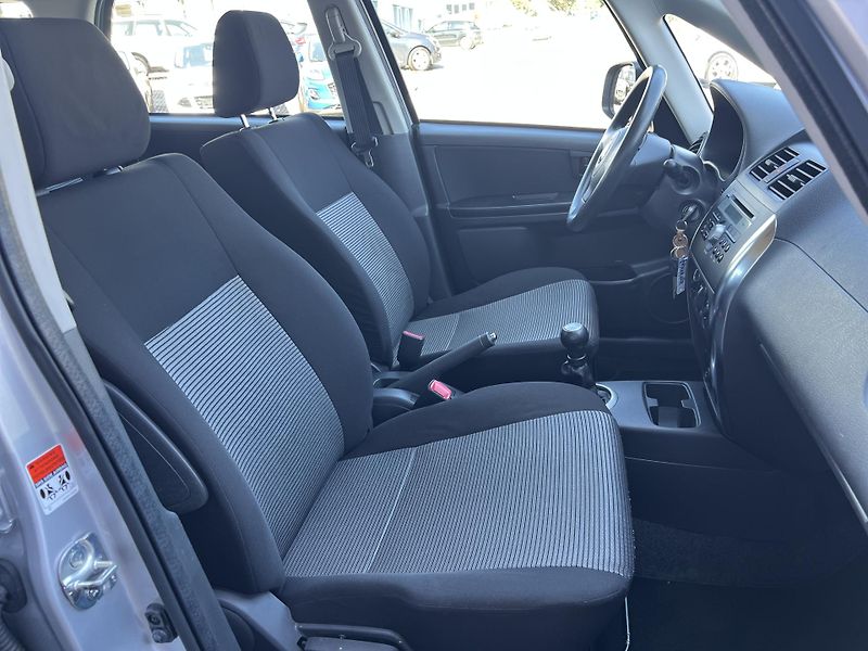 Fiat Sedici 1.6i 16v 4x4 ABS KLIMATIZACE  - fotka 27 z 36