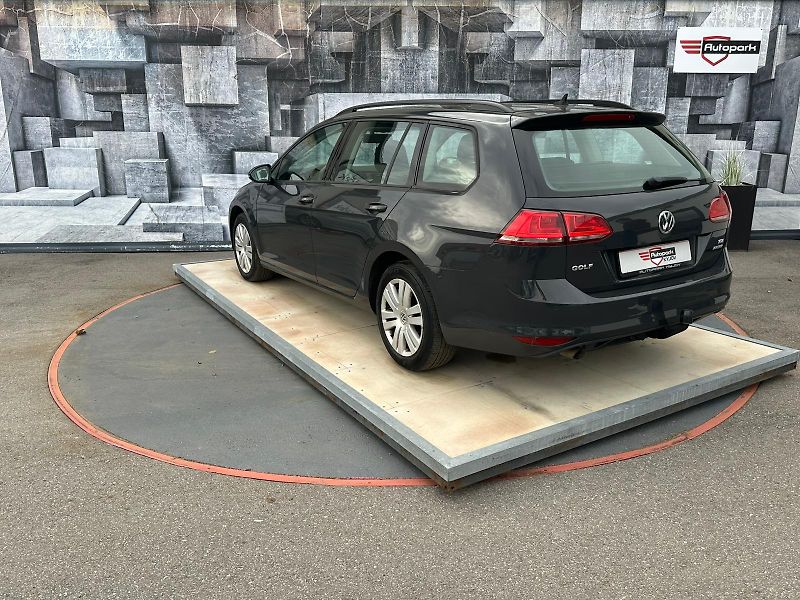 Volkswagen Golf (2014) 1.6TDi, 77KW - fotka 8 z 20