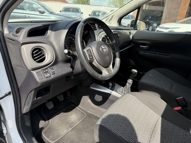 Toyota Yaris 1.4 D4D 66kW - fotka 9 z 21