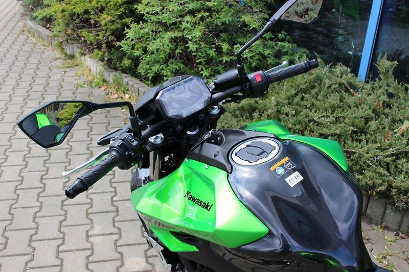 Kawasaki Z 650 (2026) S MY 2026 ZELENÁ - fotka 5 z 8