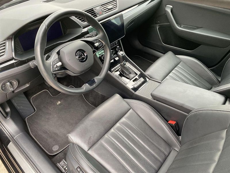 Škoda Superb (2023) Combi 2.0 TDI DSG L&K - fotka 6 z 35