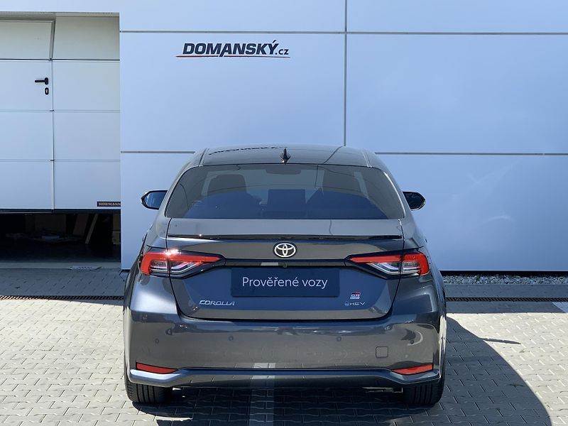 Toyota Corolla SD GR SPORT DYNAMIC 1.8 HEV AT - fotka 12 z 35