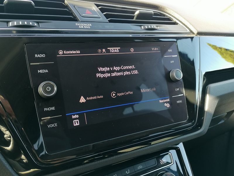 Volkswagen Touran (2022) 2.0 TDi DSG,110kW,Highline,ACC - fotka 16 z 26