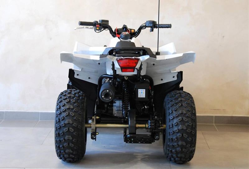 Polaris Outlaw 90 (2026) Outlaw 70 EFI - fotka 8 z 25