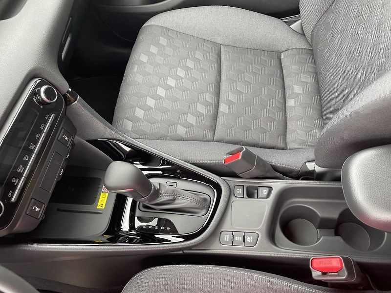 Toyota Yaris 1.5 Hybrid Style ODBĚR ihned - fotka 20 z 27