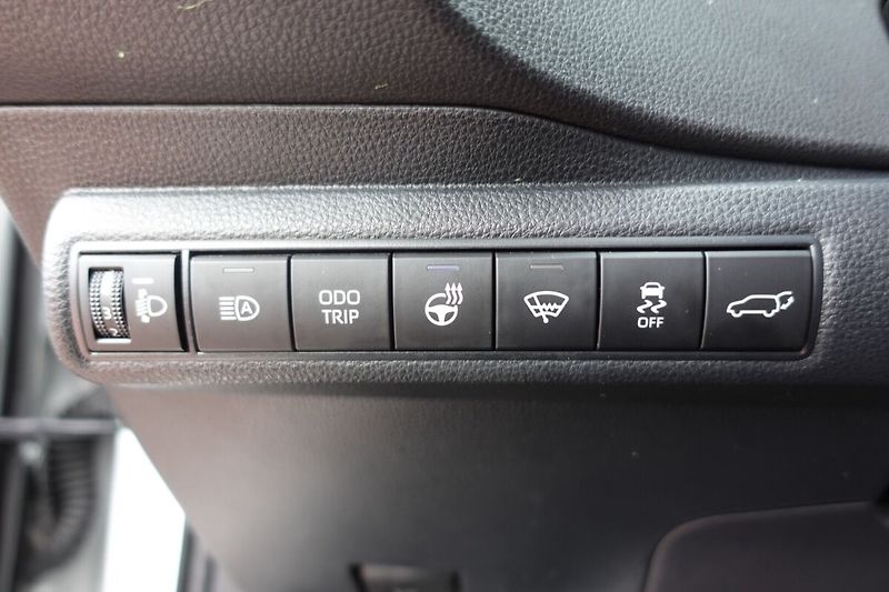 Toyota Corolla 2.0HSD e-CVT 3W GR SPORT Dynam - fotka 20 z 32