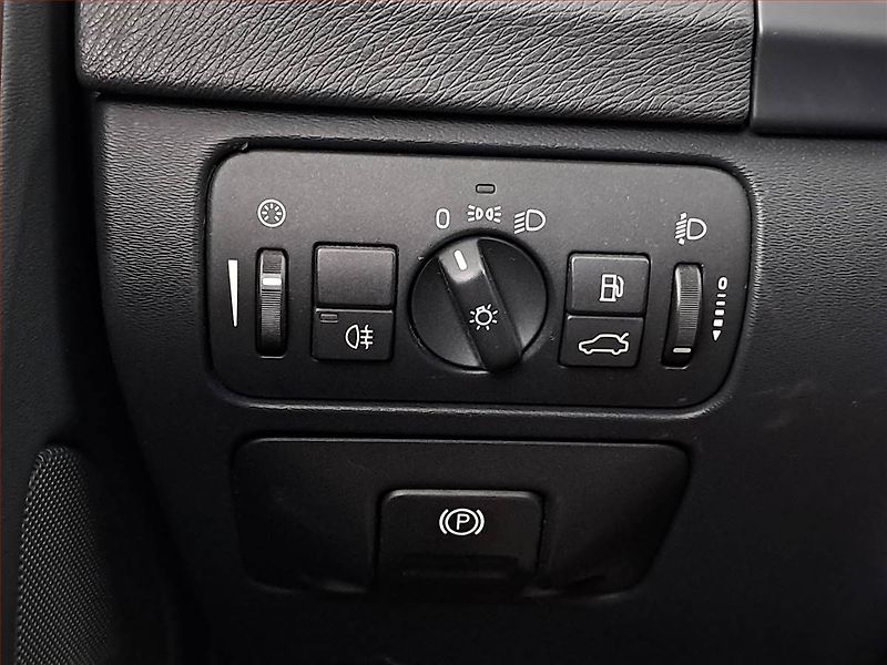 Volvo V60 (2017) D3 2.0, Navi, Tempomat - fotka 17 z 18