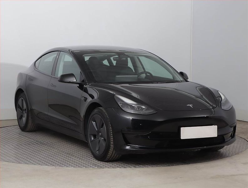 Tesla Model 3 (2023) Standard Range LFP, SoH 96% - fotografie inzerátu