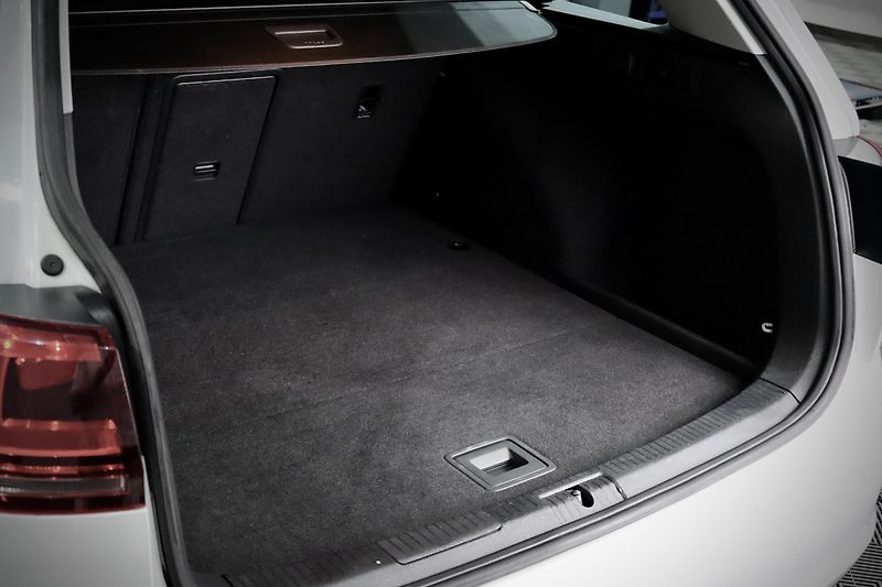 Volkswagen Golf 7 Variant 1.4 TSI 103 kW - fotka 36 z 39