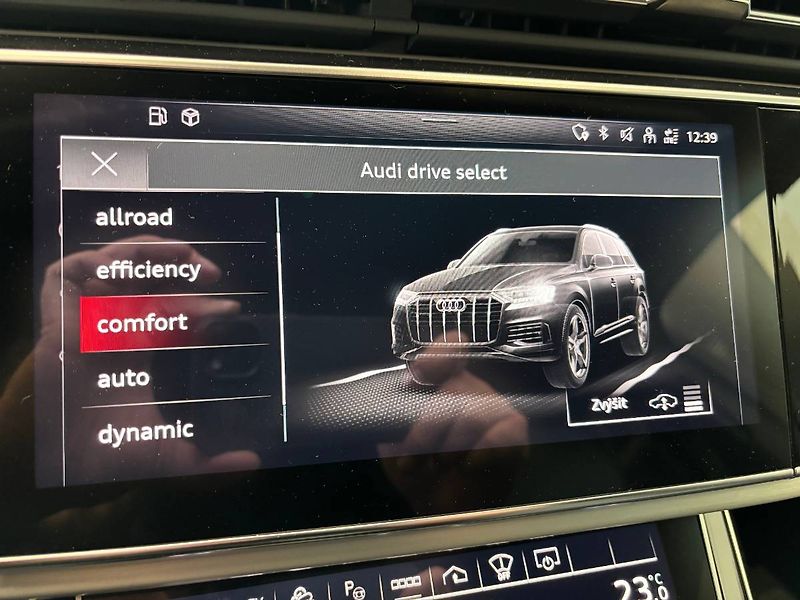Audi Q7 (2025) 60 TFSI e quattro (360kW/490k) - fotka 13 z 26