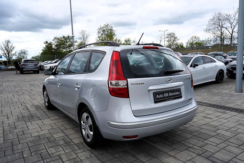 Hyundai i30 1.6 CRDI-16V/90 PS/ČR - fotka 4 z 38