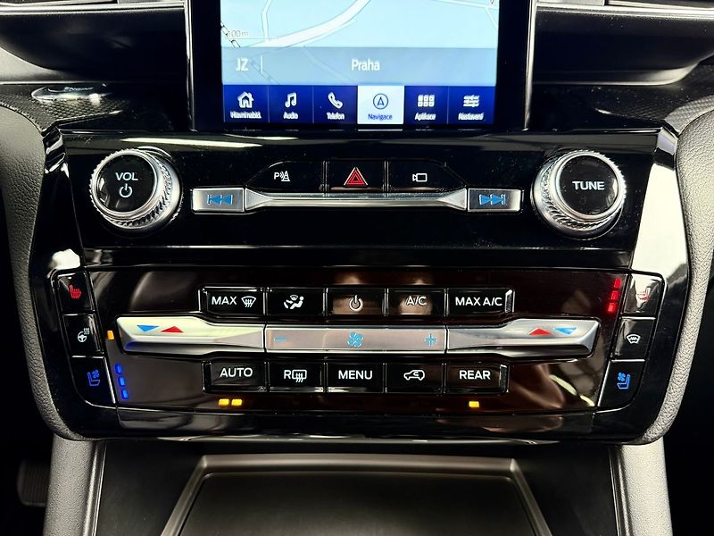 Ford Explorer 3.0L PHEV AWD ST-LINE, PANO, B - fotka 20 z 27