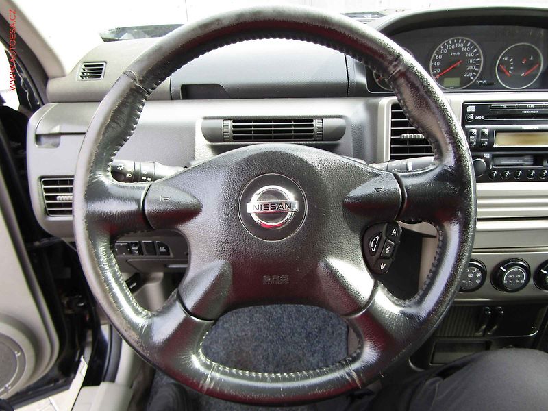 Nissan X-Trail (2004) 2.0 dCi 4x4, 2.maj,ČR, Ac - fotka 18 z 21