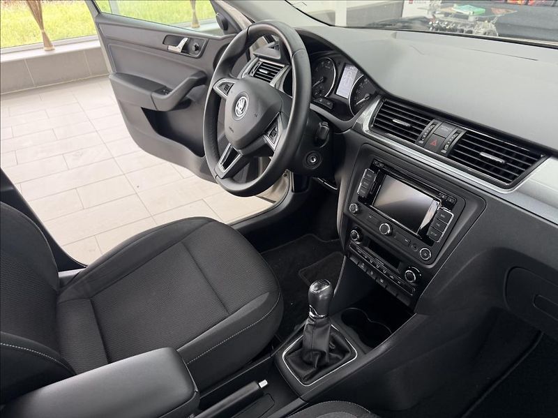 Škoda Rapid 1,2 TSI NAVI,Climatronic - fotka 13 z 28
