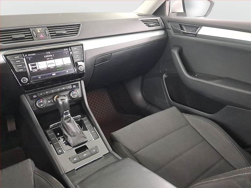 Škoda Superb (2016) 2.0 TDI, Automat, Serv.kniha - fotka 8 z 22