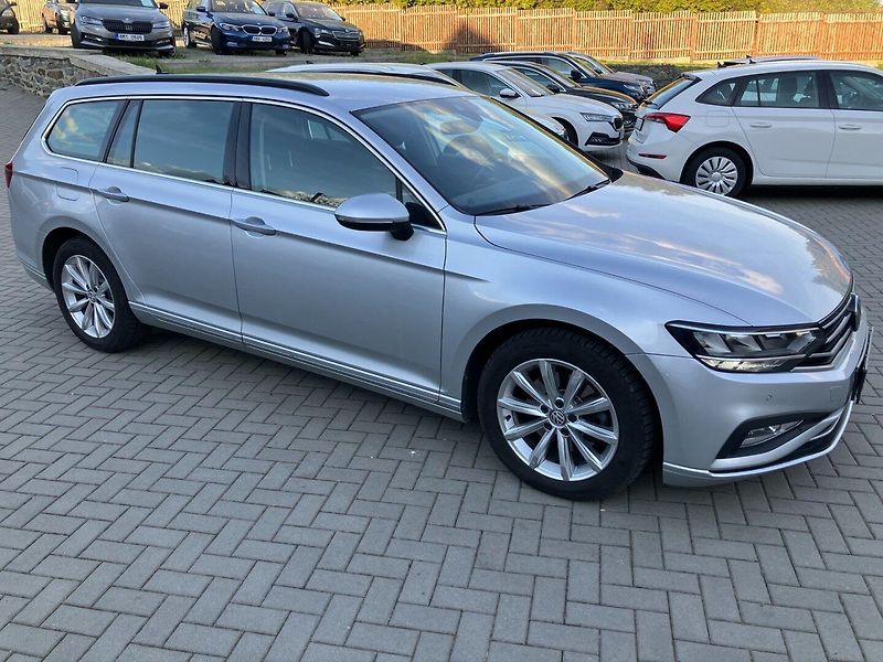 Volkswagen Passat Variant (2020) 2.0TDI 110kW DSG EL.TZ,NAVI - fotka 2 z 28