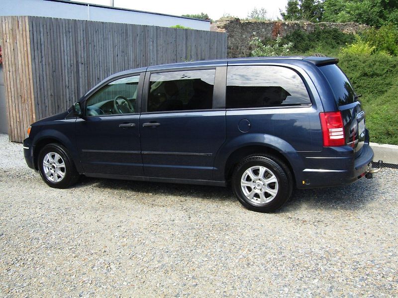 Chrysler Voyager (2007) 3.3 V6 128kW LPG 90L - fotka 8 z 35