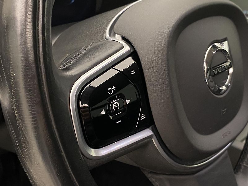 Volvo V60 D3 AWD INSCRIPTION REZERVACE - fotka 20 z 42