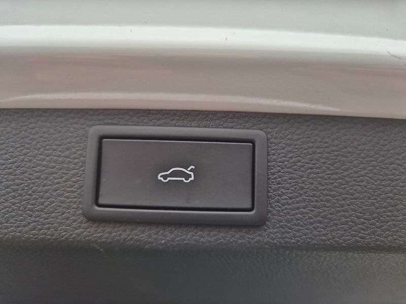 Škoda Karoq 1,5 TSI DSG Top Selection, pan - fotka 13 z 28