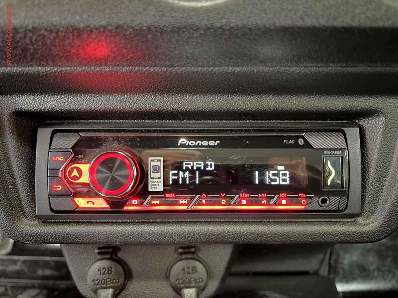 Lada Niva (2025) 1.7i 4x4, 1.maj,ČR, AC - fotka 11 z 13