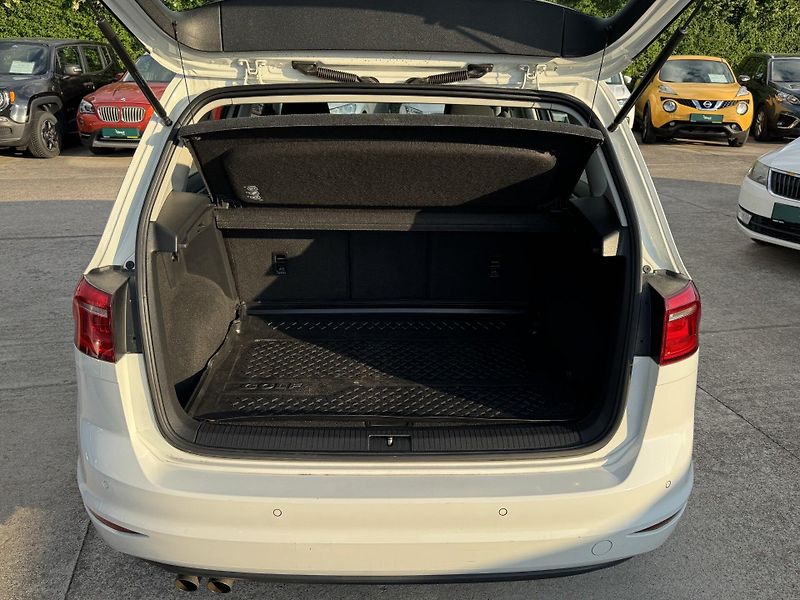 Volkswagen Golf Sportsvan - fotka 2 z 3