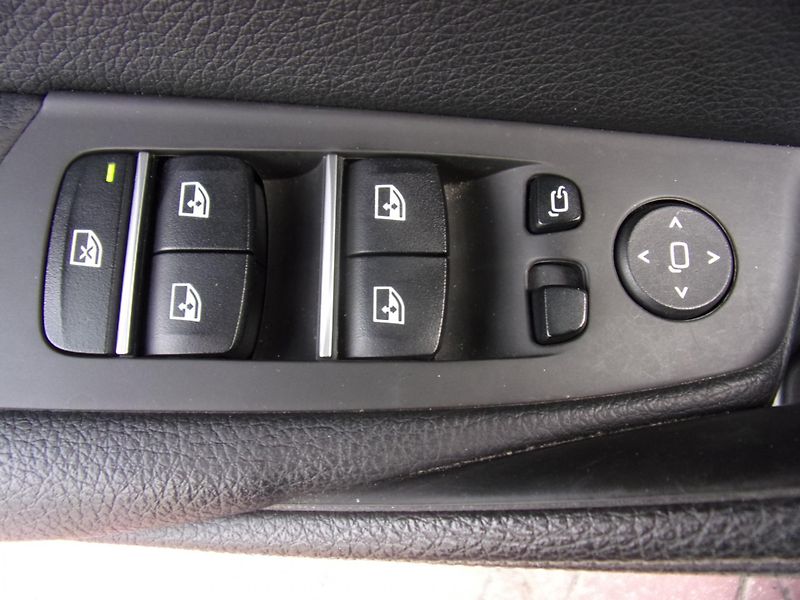 BMW Řada 5 (2019) 530D NAVI ALU NAVI M-PACKET - fotka 35 z 48