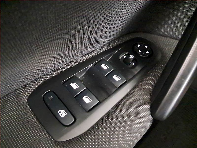 Peugeot 308 (2018) Active 1.2 PureTech, ČR,1.maj - fotka 18 z 20
