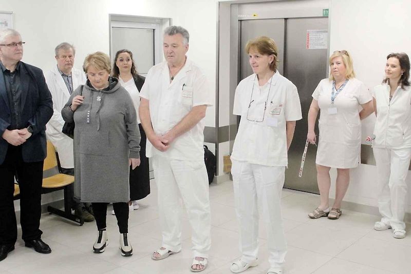 Trenažér v podobě Škody Scala v patře Klaudiánovy nemocnice.