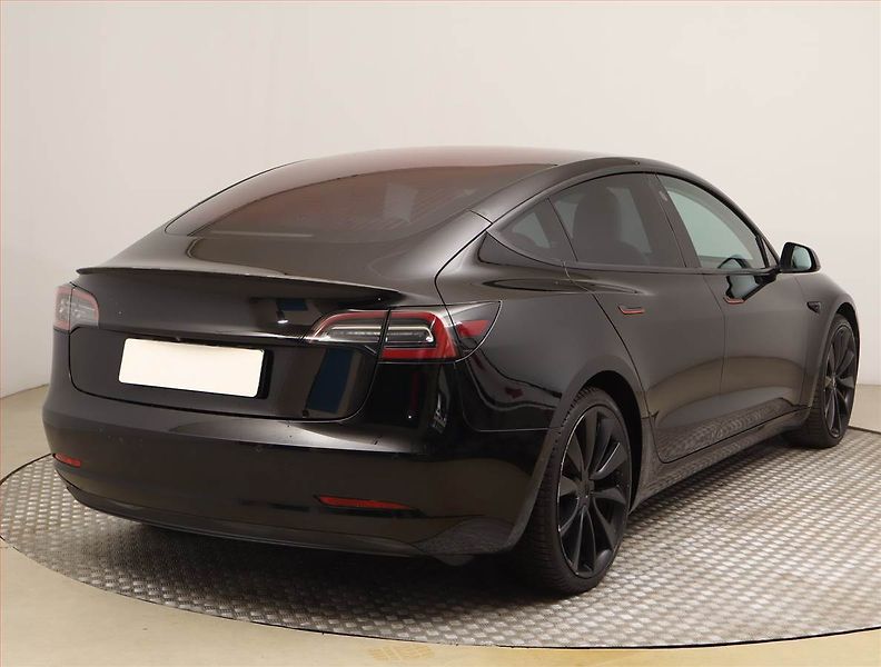 Tesla Model 3 (2019) Performance 78kWh, SoH 80% - fotka 5 z 18