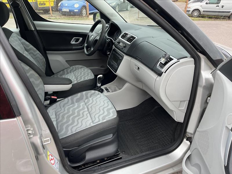 Škoda Roomster 1,4 TDi KLIMA ROZVODY 2x KOLA - fotka 10 z 28