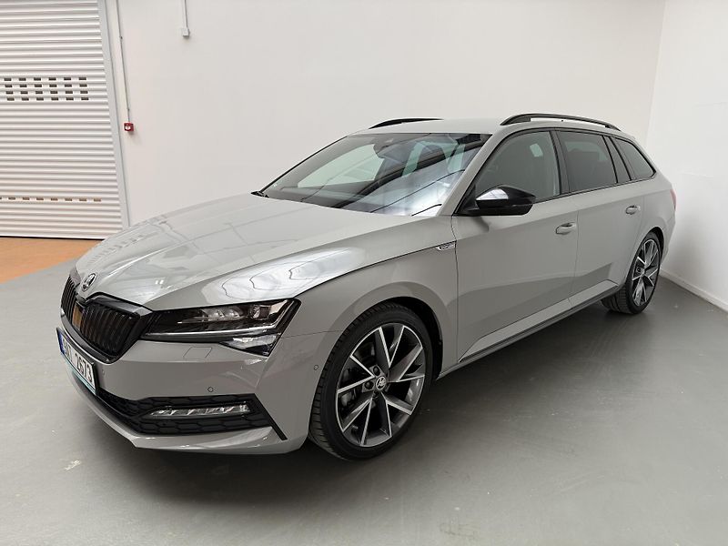 Škoda Superb 2.0 TSI 140kW SportLine Combi - fotka 2 z 14