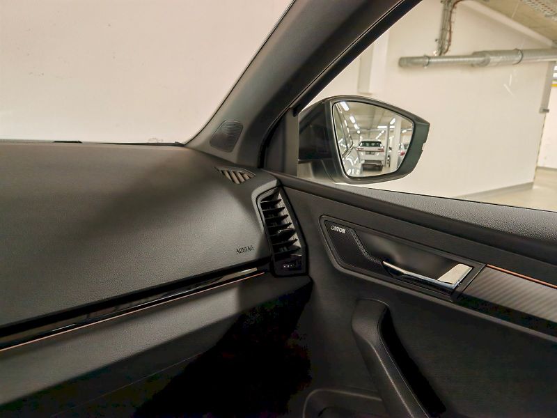 Škoda Karoq (2025) 1.5 TSI 110 kW Sportline - fotka 6 z 31