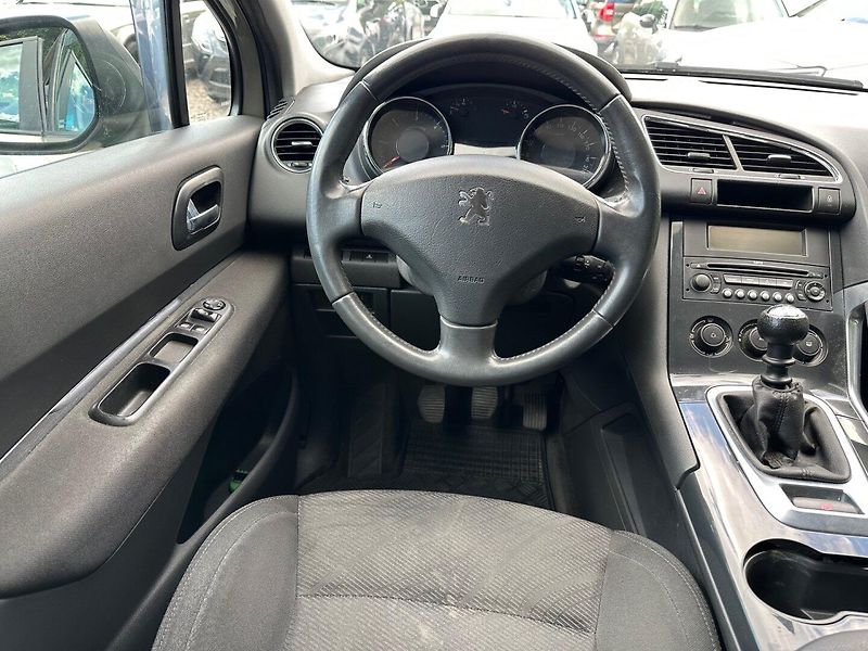 Peugeot 3008 1.6HDI 80kW - fotka 10 z 18