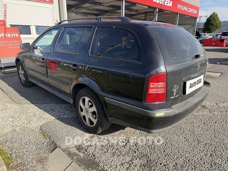 Škoda Octavia (2000) 1.9TDi, 1.maj, výhřev sed - fotka 2 z 3