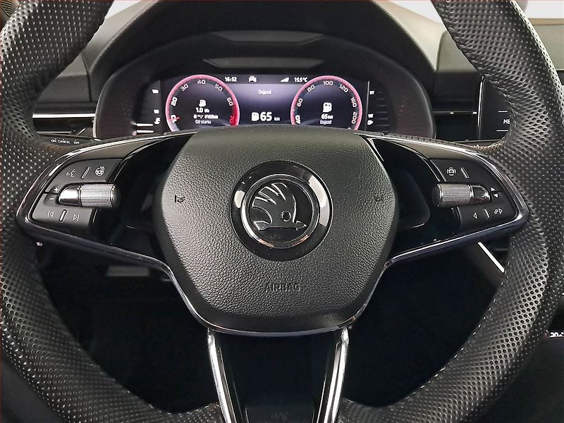 Škoda Kamiq (2023) Monte Carlo 1.0 TSI - fotka 19 z 22