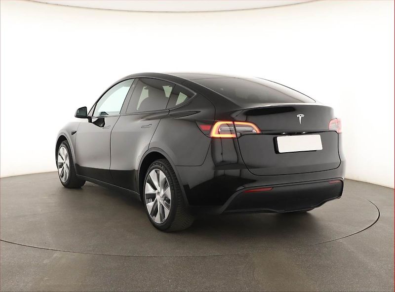 Tesla Model Y (2023) RWD LFP 60kWh, SoH 95% - fotka 4 z 30