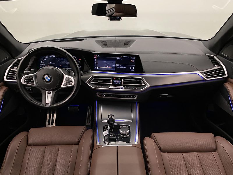 BMW X5 M50D xDrive CZ AUT REZERVACE - fotka 2 z 123