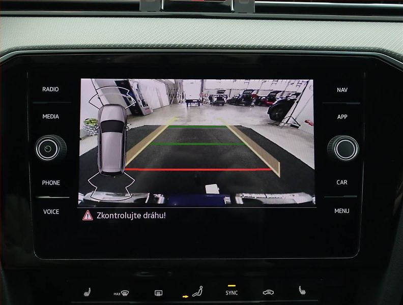 Volkswagen Passat (2022) 2.0 TDI - fotka 15 z 16